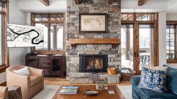 Condo, 3 Bedrooms | Living area