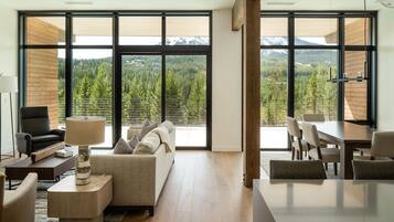 Condo, 3 Bedrooms | Interior