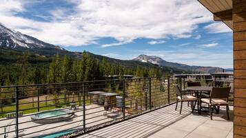 Condo, 3 Bedrooms | Property grounds