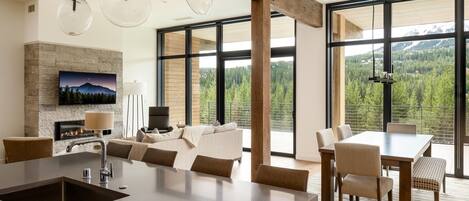 Condo, 3 Bedrooms | View from property