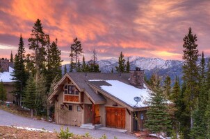 House, 4 Bedrooms | Exterior
