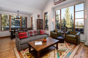 Hus - 4 sovrum | Vardagsrum