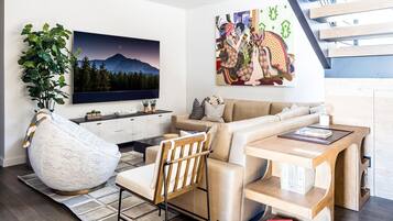 House, 4 Bedrooms | Living area