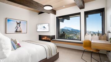 Townhome, 5 Bedrooms | 5 bedrooms, free WiFi, bed sheets