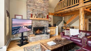 House, 4 Bedrooms | Living area