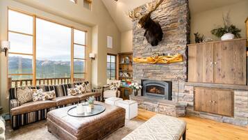 House, 4 Bedrooms | Living area