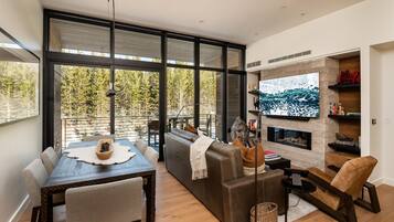 Condo, 2 Bedrooms | Living area | Streaming services