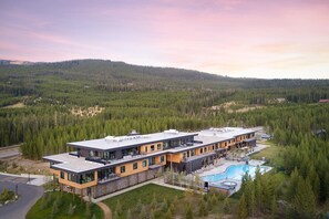 Condo, 2 Bedrooms | Exterior