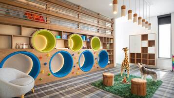 Condo, 2 Bedrooms | Interior detail