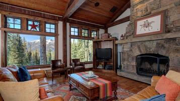 House, 4 Bedrooms | Interior