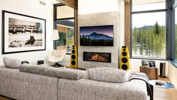 Condo, 3 Bedrooms | Living area | Streaming services