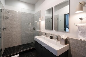 Casa, 3 habitaciones | Baño | Toallas