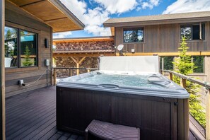 บ้านพัก, 3 ห้องนอน | อ่างสปากลางแจ้ง