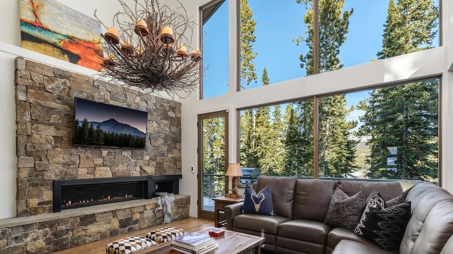 8 Alpine Bend 3 Bedroom Home by Moonlight Basin Lodging