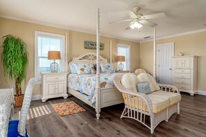 House, 4 Bedrooms - Shore Beats Work - 104 Surf Ct 4 Bedroom Home by RedAwning (Dauphin Island)