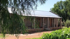 Unclassified image, 3 of 6, button - Grootte Valleij Guestlodge  (Inxuba Yethemba)