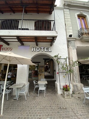 Front of property - Adobe Suites (Salta)