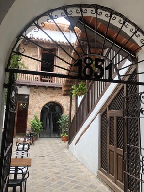 Entrada de la propiedad