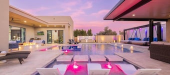 Elite Scottsdale Retreat: Putting Green & Theater