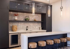 Refrigerador, microondas, horno, placa de cocina