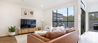 East Side Sands - Pet Friendly - 5 Mins Walk to Beach