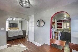 TV - A fun, exciting, and convenient lodging experience right on Main Street Deadwood (Deadwood)