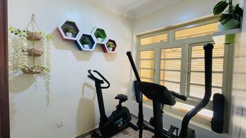 Habitación individual Deluxe | Tabla de planchar con plancha y wifi gratis