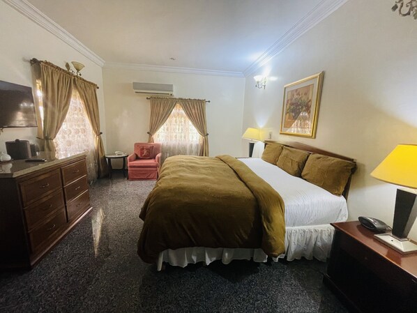 Deluxe Single Room | Iron/ironing board, free WiFi