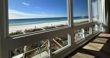 AWESOME BEACHFRONT townhouse! RENOVATED, Spectacular VIEWS! Pet Friendly!