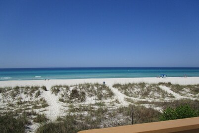 AWESOME BEACHFRONT townhouse!  RENOVATED, Spectacular VIEWS!  Pet Friendly!