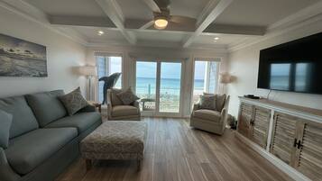 Älytelevisio, DVD-soitin, kirjoja