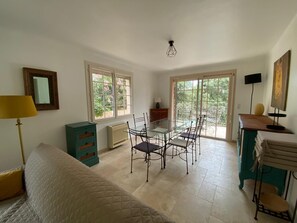 Interior - Au Calme, Très Jolie Maison, bel Espace Piscine, Pool House, Cadre Champêtre (Cadenet)