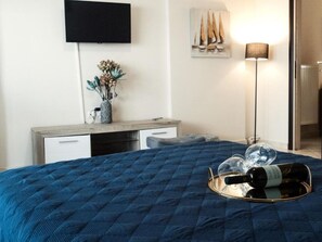 1 chambre, fer et planche à repasser, Wi-Fi, draps fournis