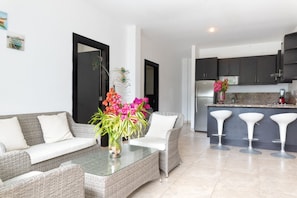 Exclusive Suite | Free WiFi, bed sheets - Ocean Blue Hotel (Manglaralto)