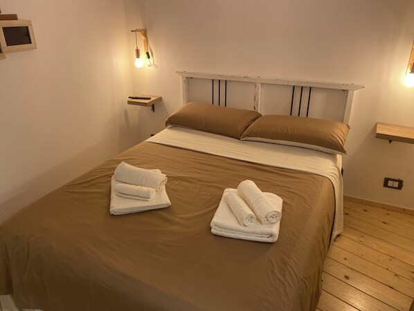 1 Schlafzimmer, Schreibtisch, Reisekinderbett, WLAN