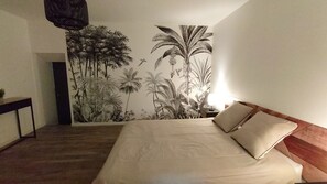 3 多间卧室、免费 WiFi、床单