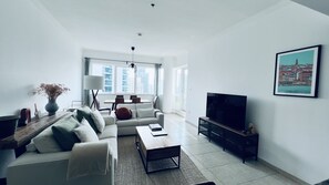 Smart-tv, böcker och datorskärmar