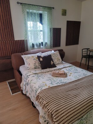 1 bedroom, iron/ironing board, free WiFi, bed sheets