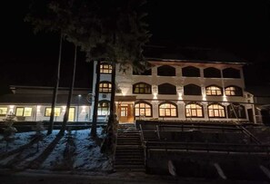 Unclassified image, 2 of 14, button - Cerbul Chalet (Rasnov)