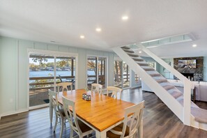 Dining - Firepit, Spacious Decks, Kayak, Breathtaking Views (Gravois Mills)