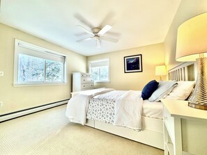 4 bedrooms, desk, iron/ironing board, free WiFi