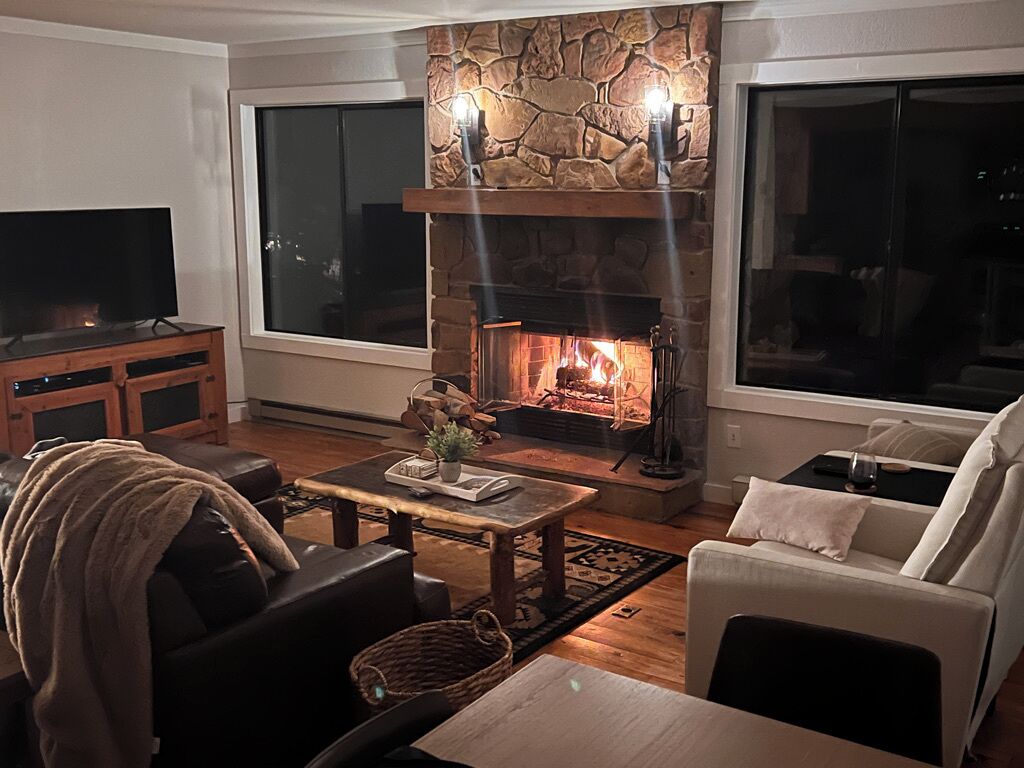 Smart TV, chimenea y tenis de mesa 