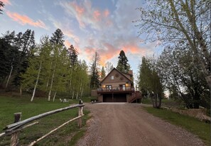 Exterior - Incredible Views, Large Deck, Wood Burning Fireplace! Havland Lake 3bed/3bath (Durango)