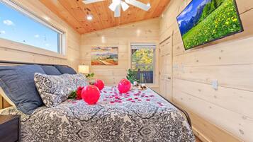 Family Cabin | 2 bedrooms, desk, free WiFi