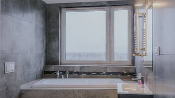 Double Room | Bathroom | Toilet paper