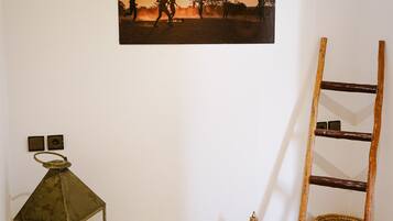 Deluxe Double Room | Iron/ironing board, free WiFi