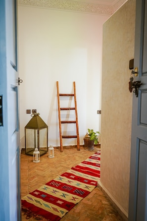 Habitación doble Deluxe | Tabla de planchar con plancha y wifi gratis 