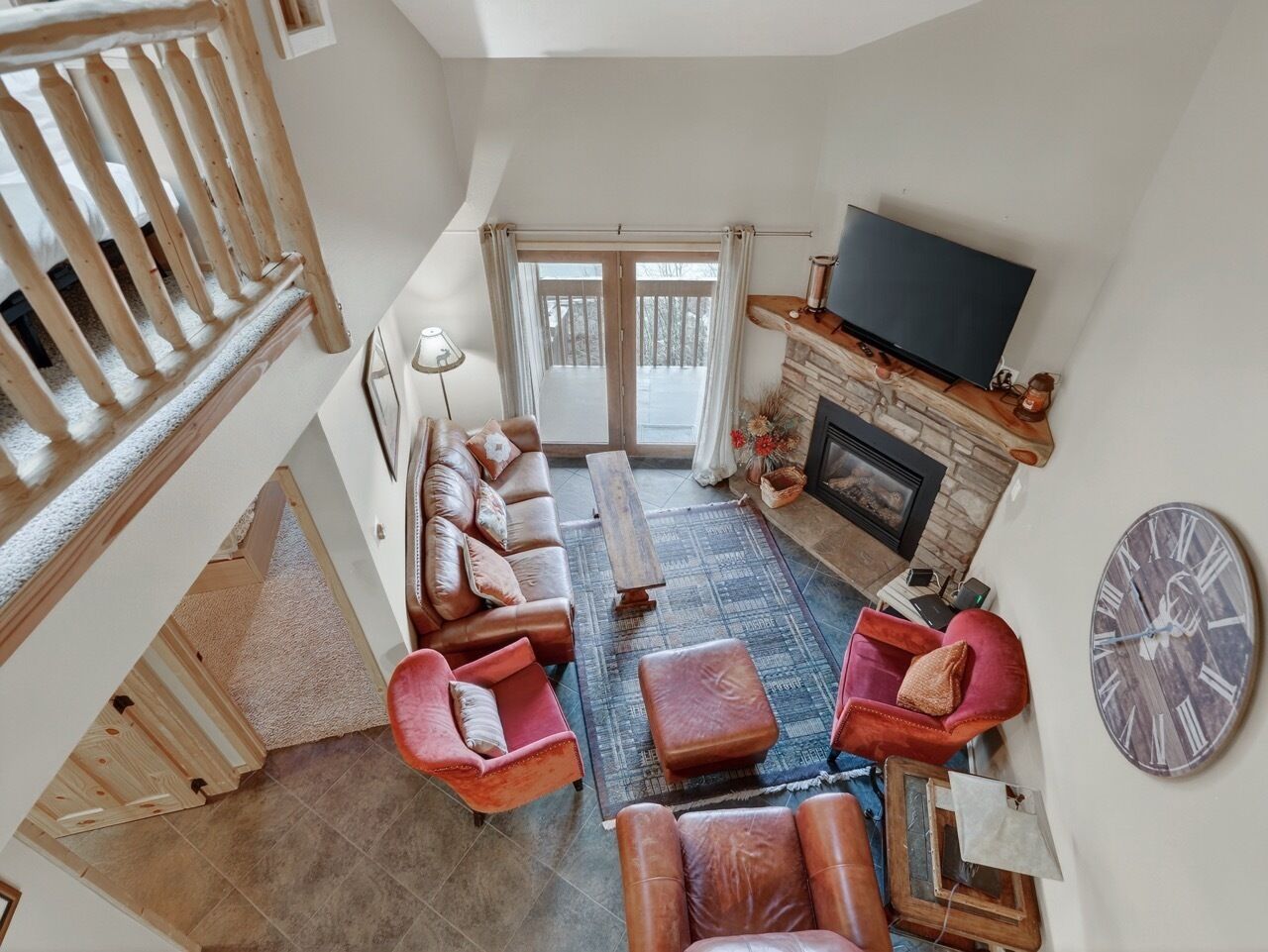 Smart TV, fireplace