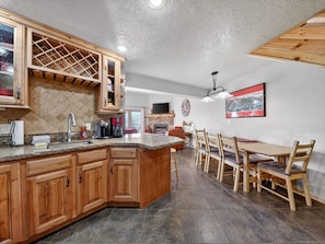 Dining - Cozy 3-Level Condo w/ Loft Bedrooms w/ Fireplace (Brian Head)