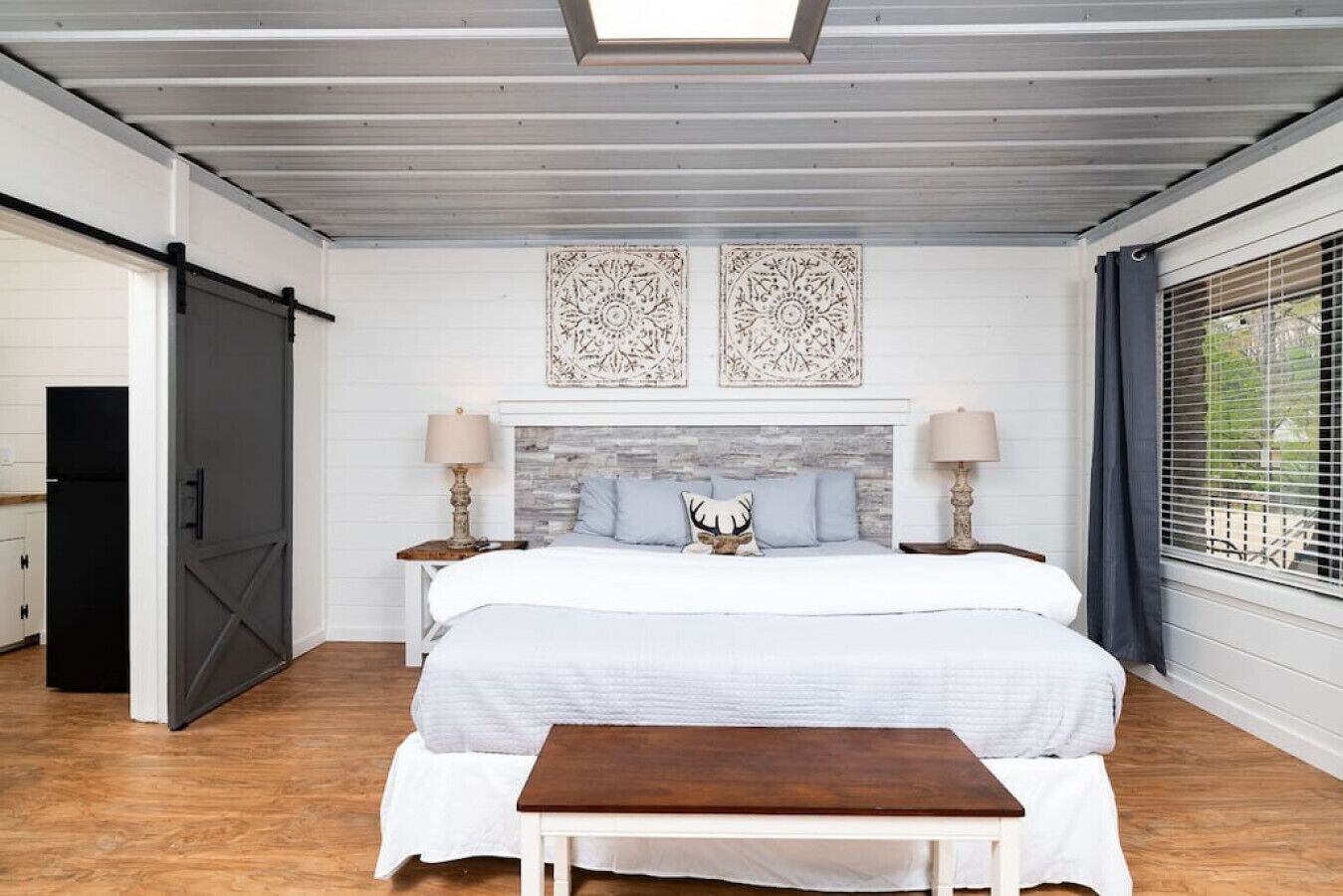 Farmhouse Cottage 1 - Close to Downtown!